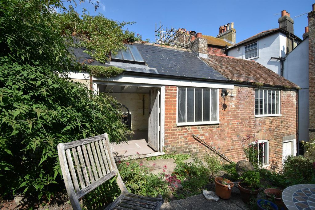 Property photo 1 of 14 External