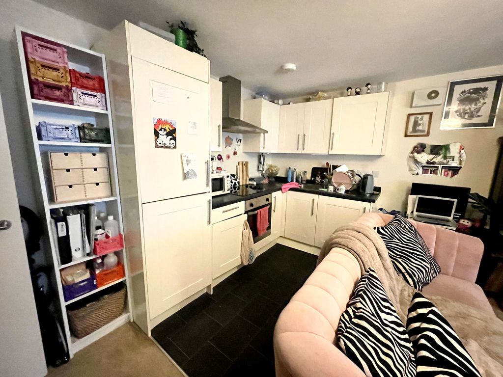 Property photo 3 of 6
