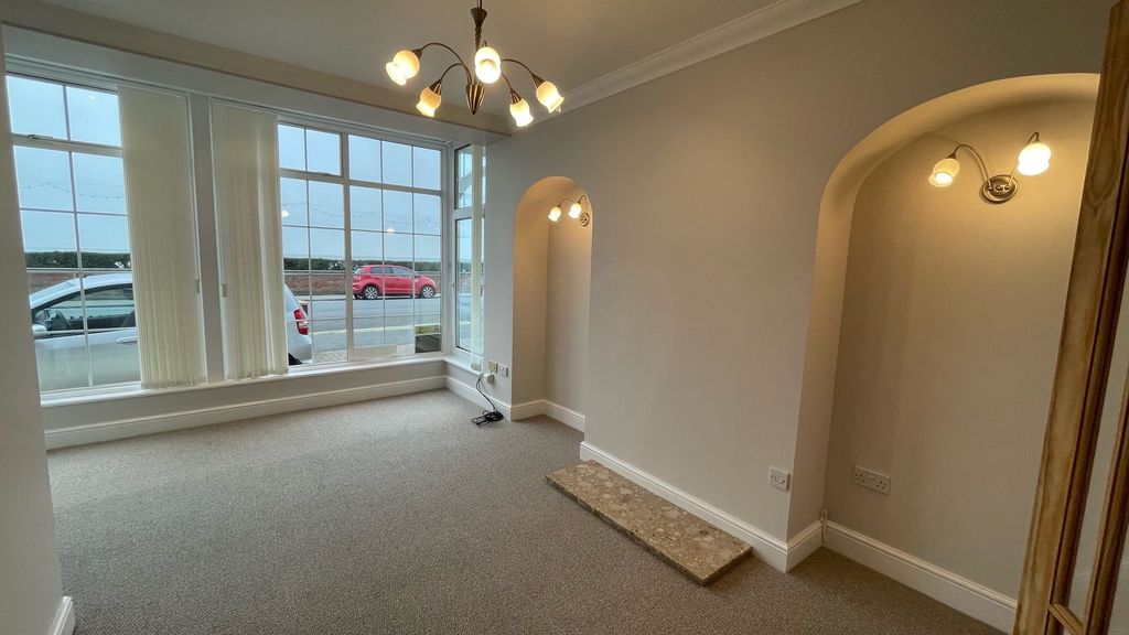 Property photo 2 of 10 9