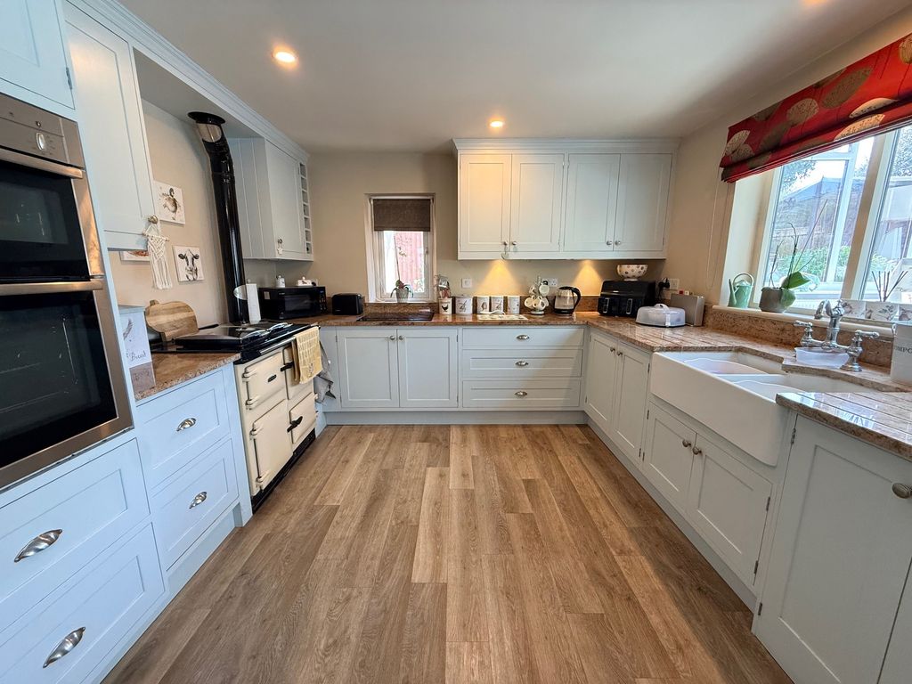 Property photo 2 of 24 Kitchen 2