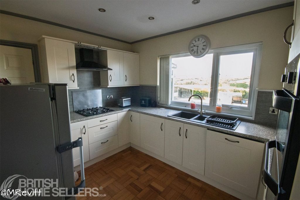 Property photo 2 of 15 Picture No. 08