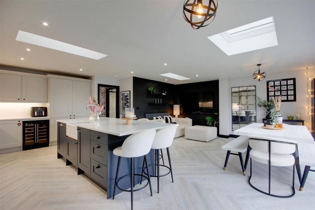 Property photo 2 of 22 Open Plan Living Kitchen