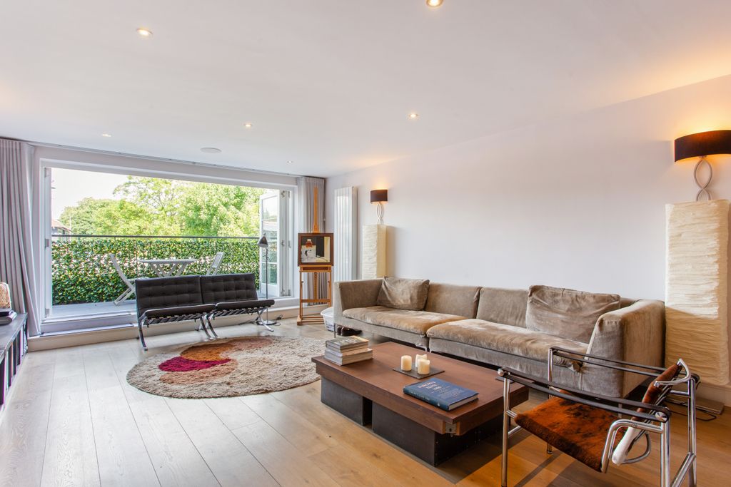 Property photo 3 of 12 Sitting Area To Balcony