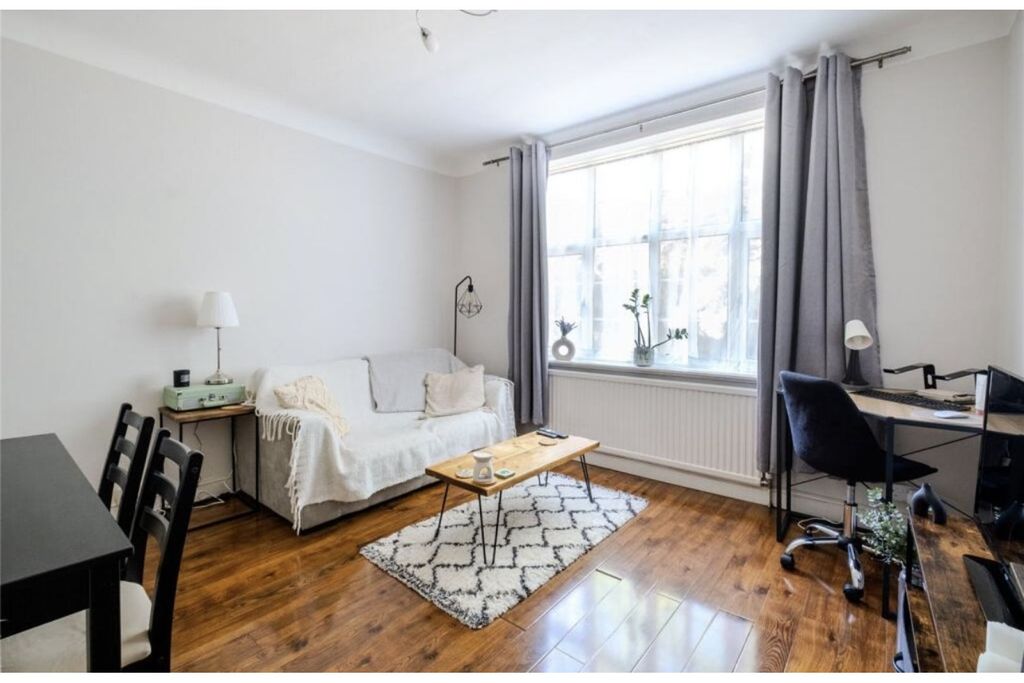 Property photo 3 of 6