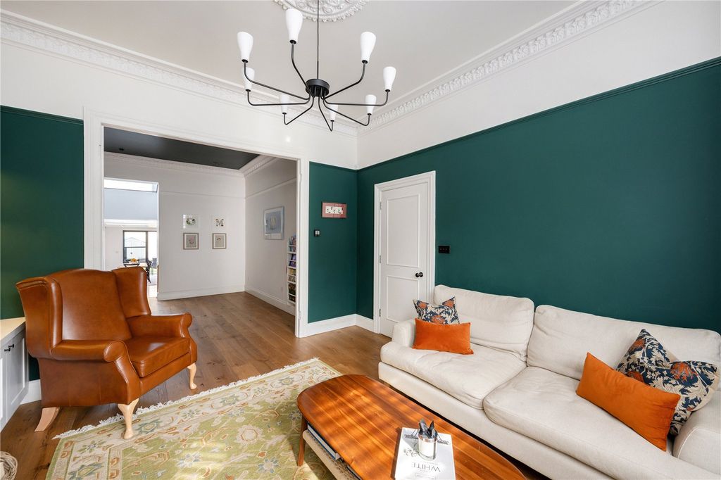 Property photo 3 of 23 Picture No. 07