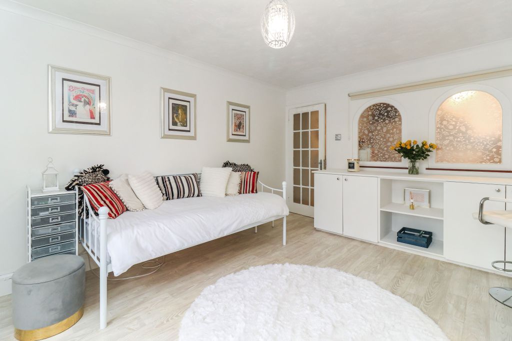 Property photo 3 of 22