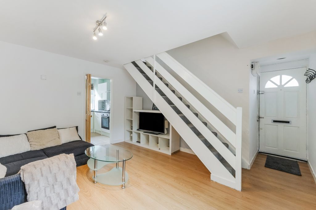 Property photo 2 of 15 96000_6-Sydenham-...