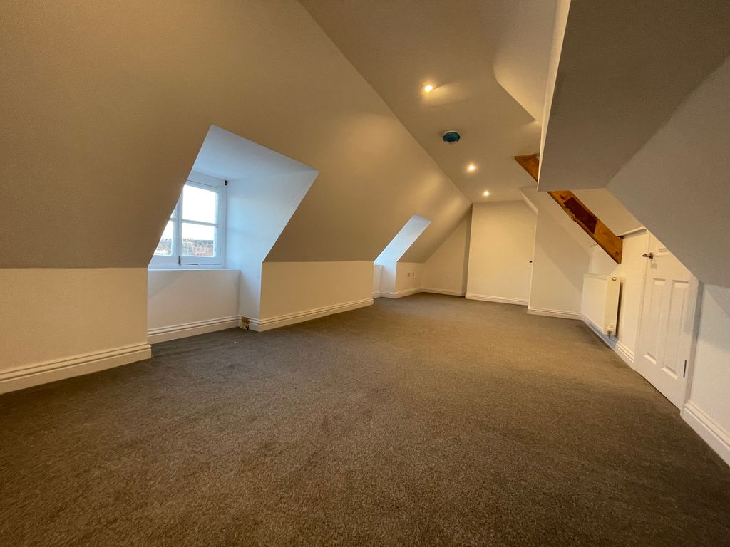 Property photo 2 of 3 Bedroom