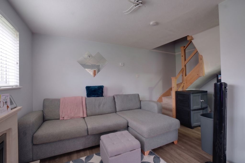 Property photo 3 of 13 4