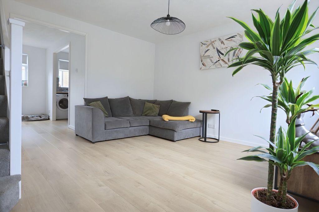 Property photo 2 of 15 Img_7996