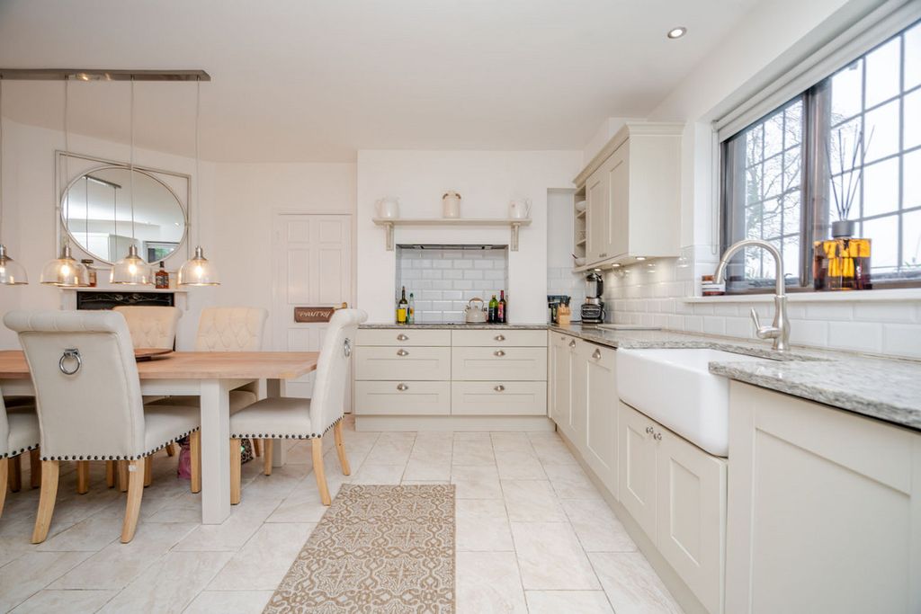 Property photo 3 of 29