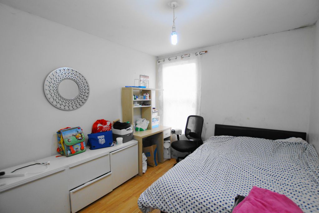 Property photo 2 of 5 Gallery