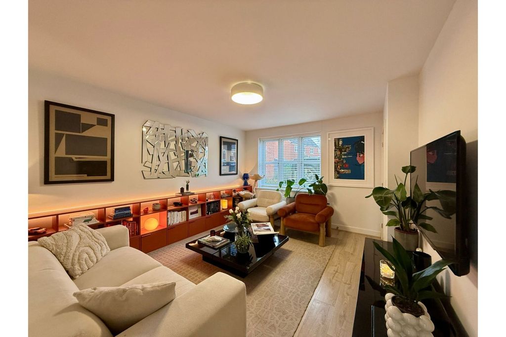 Property photo 3 of 13