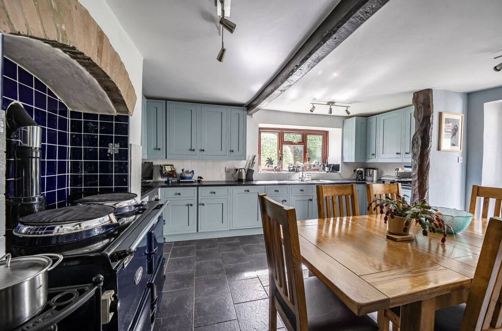 Property photo 3 of 27 1436112-26-69E128...