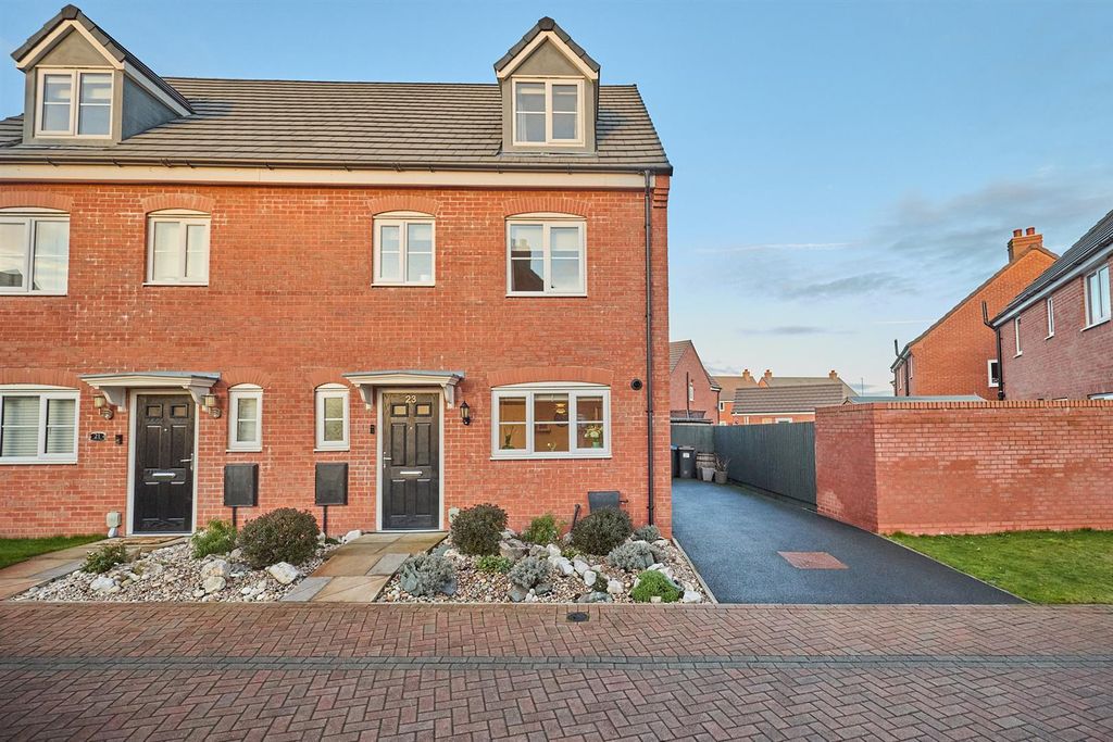 Property photo 1 of 19 Copper Drive 17.Jpg