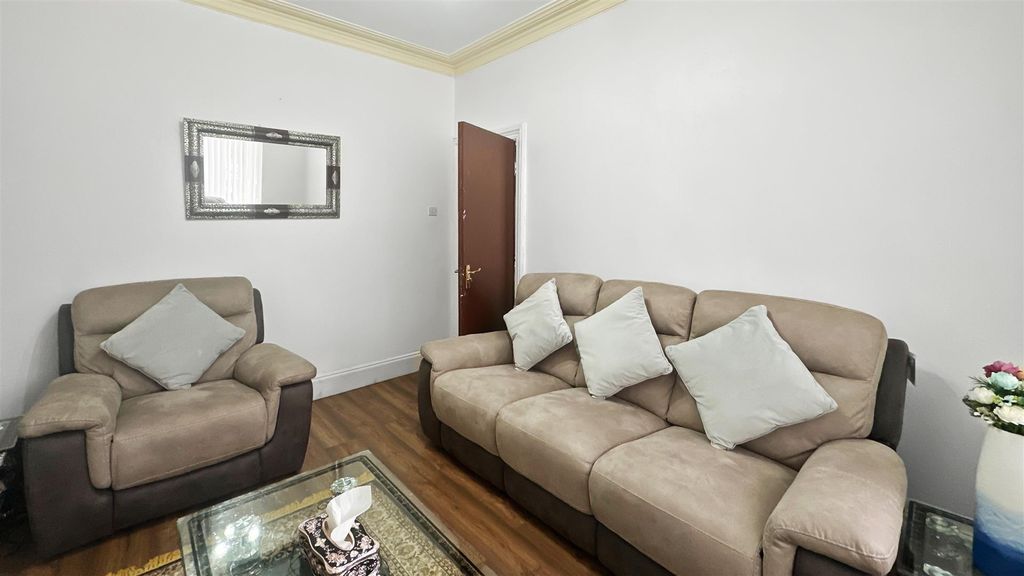 Property photo 2 of 10 3c6772F05F085132680c4Ff7d2c36637007Bdc36.Jpg