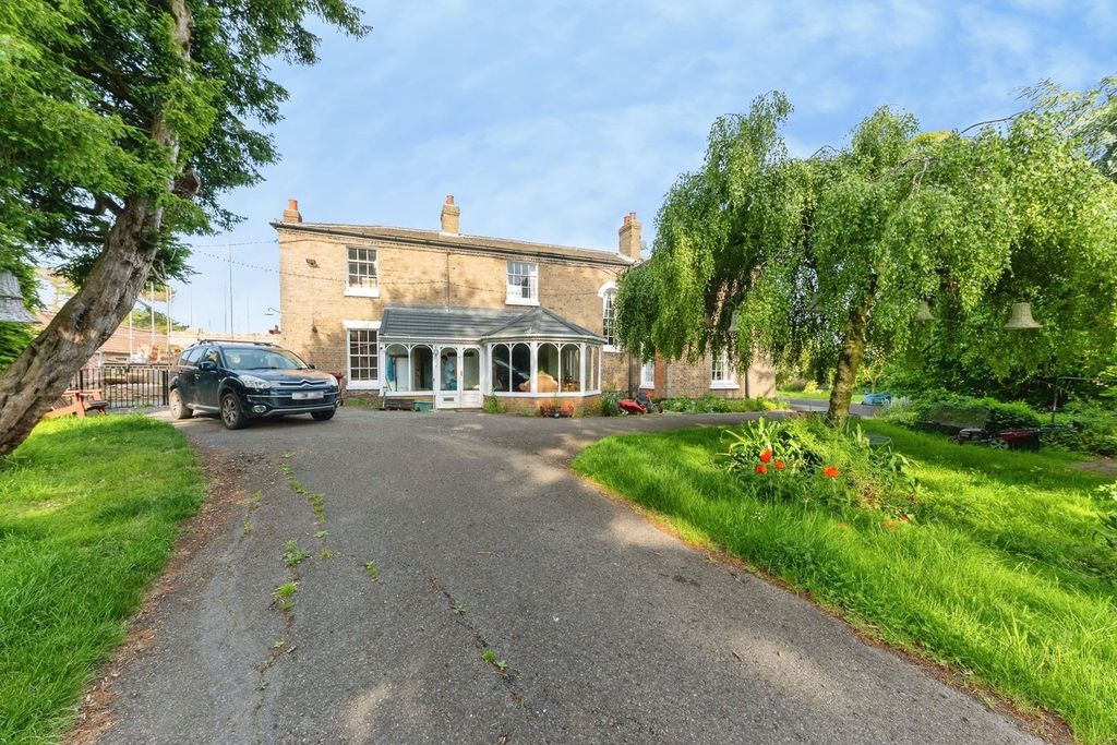 Property photo 1 of 38