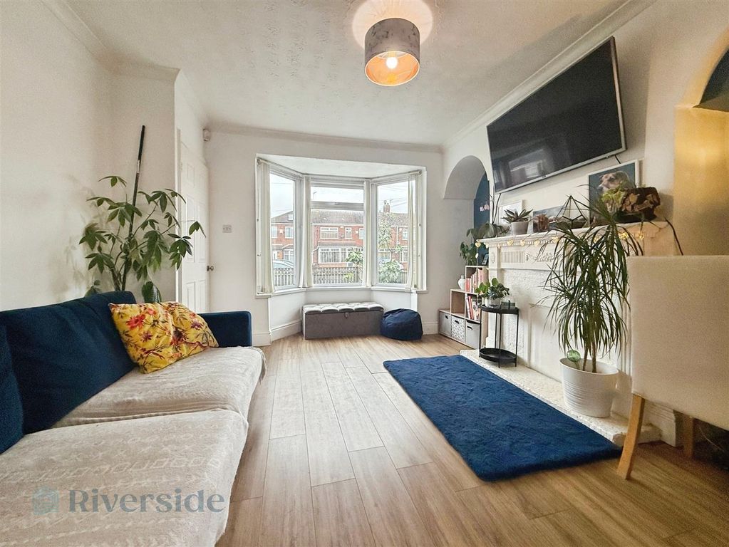 Property photo 3 of 12