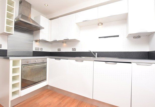 Property photo 3 of 9 Kitchen