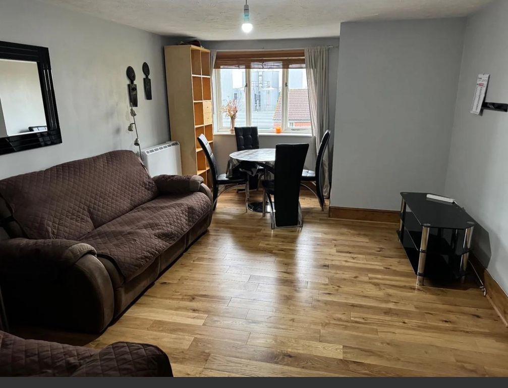 Property photo 2 of 6