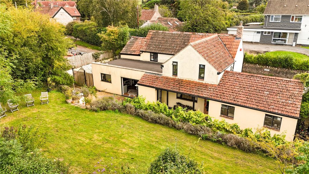 Property photo 1 of 44 Picture No. 23