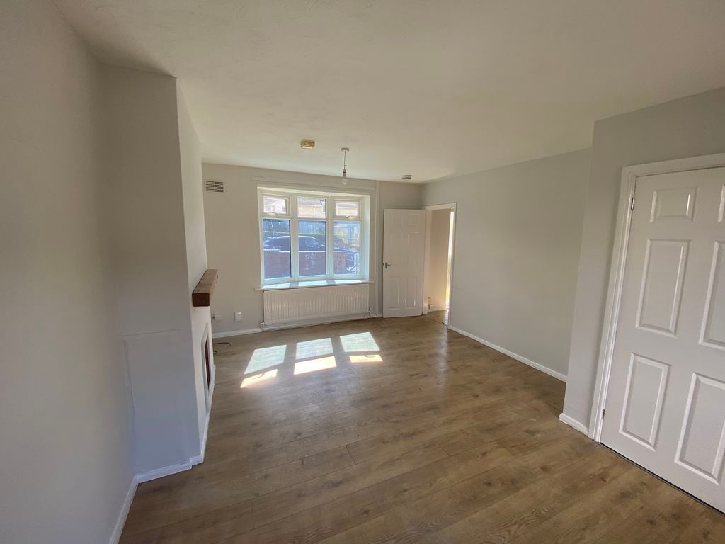 Property photo 3 of 12 Photo 11