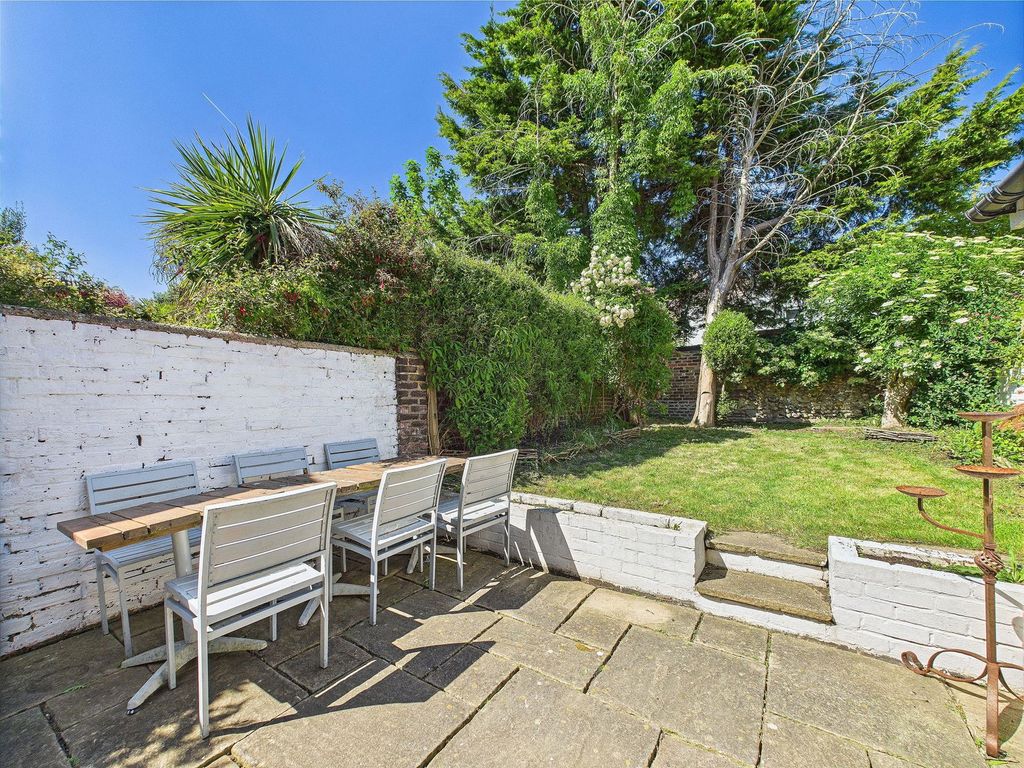 Property photo 2 of 19