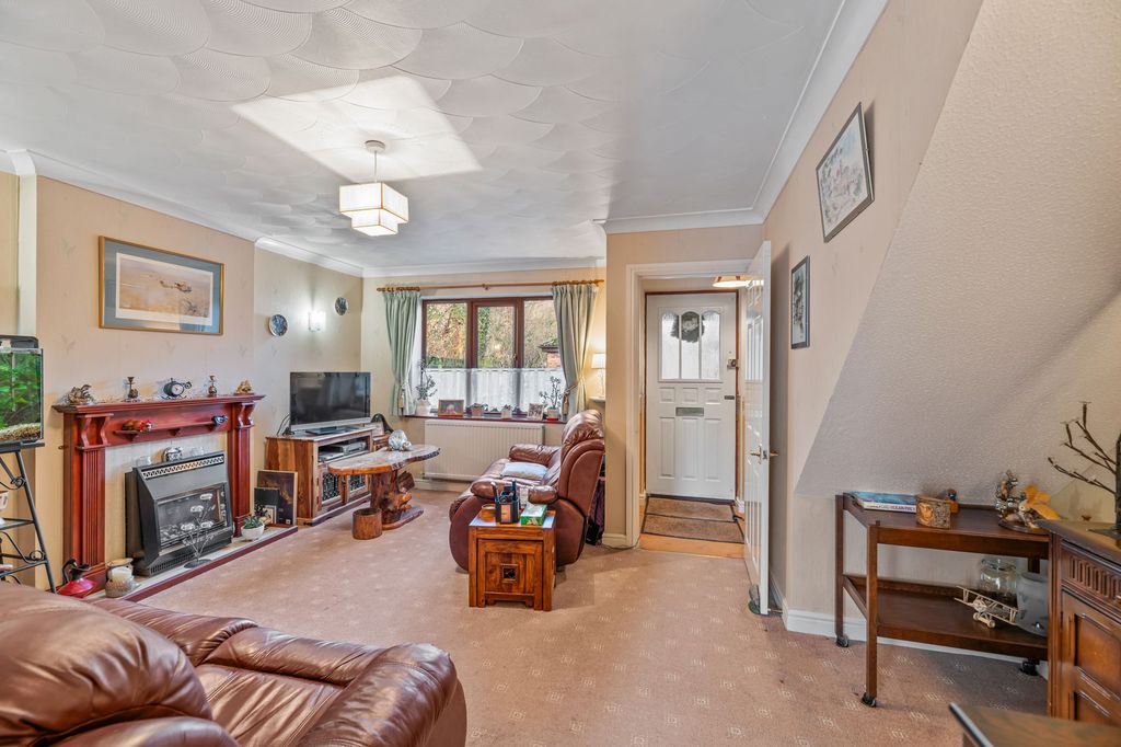 Property photo 2 of 19 Lounge