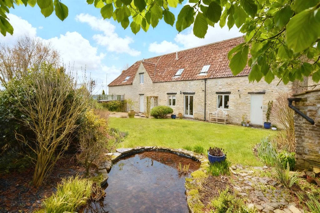 Property photo 1 of 33