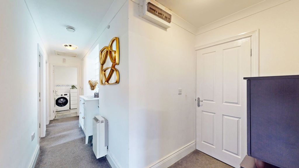Property photo 2 of 12 Hallway
