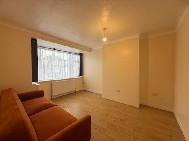 Property photo 3 of 10 3