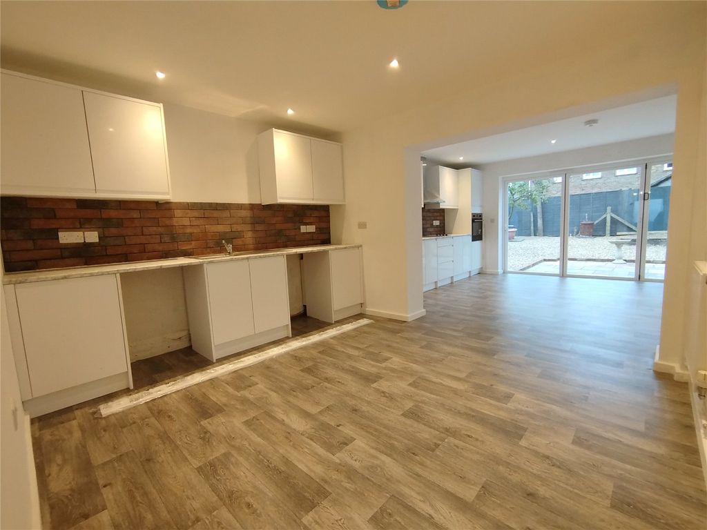 Property photo 2 of 17 Picture No. 02