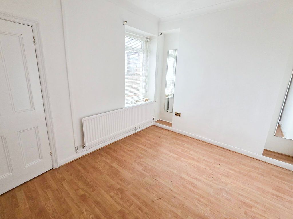 Property photo 3 of 12 Photo 11