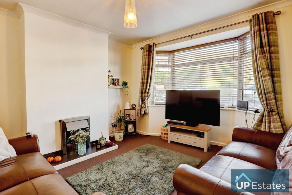 Property photo 3 of 17 Living Room