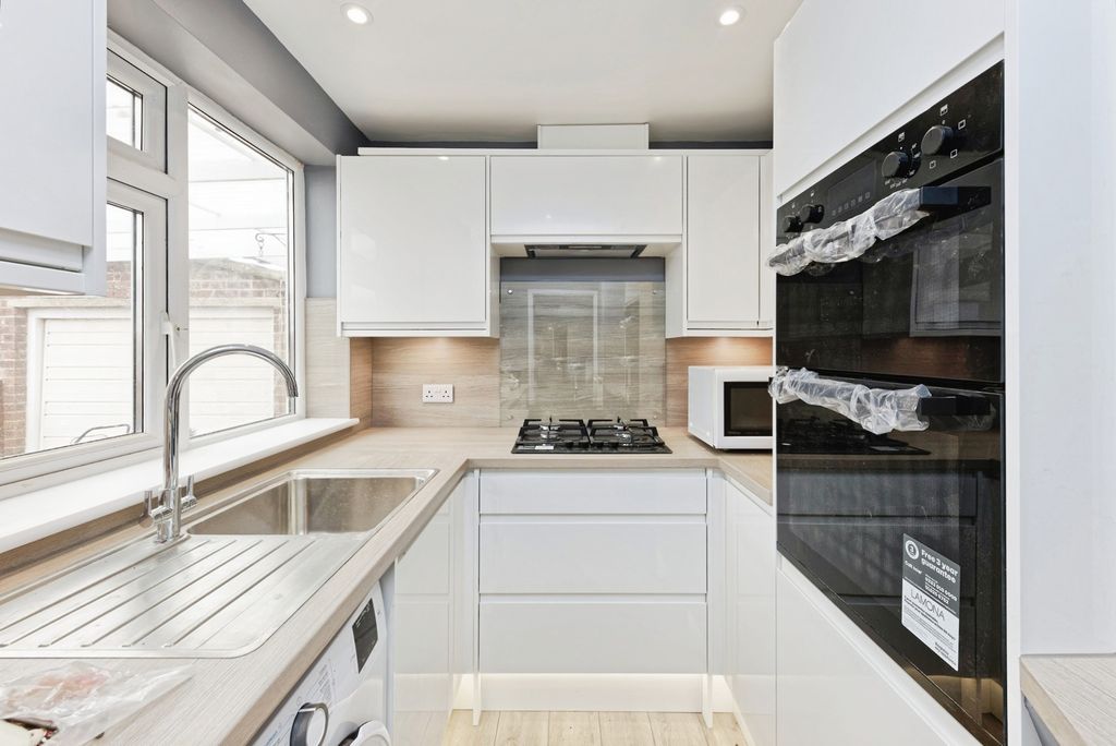 Property photo 3 of 19 Pbox-Img.Jpg