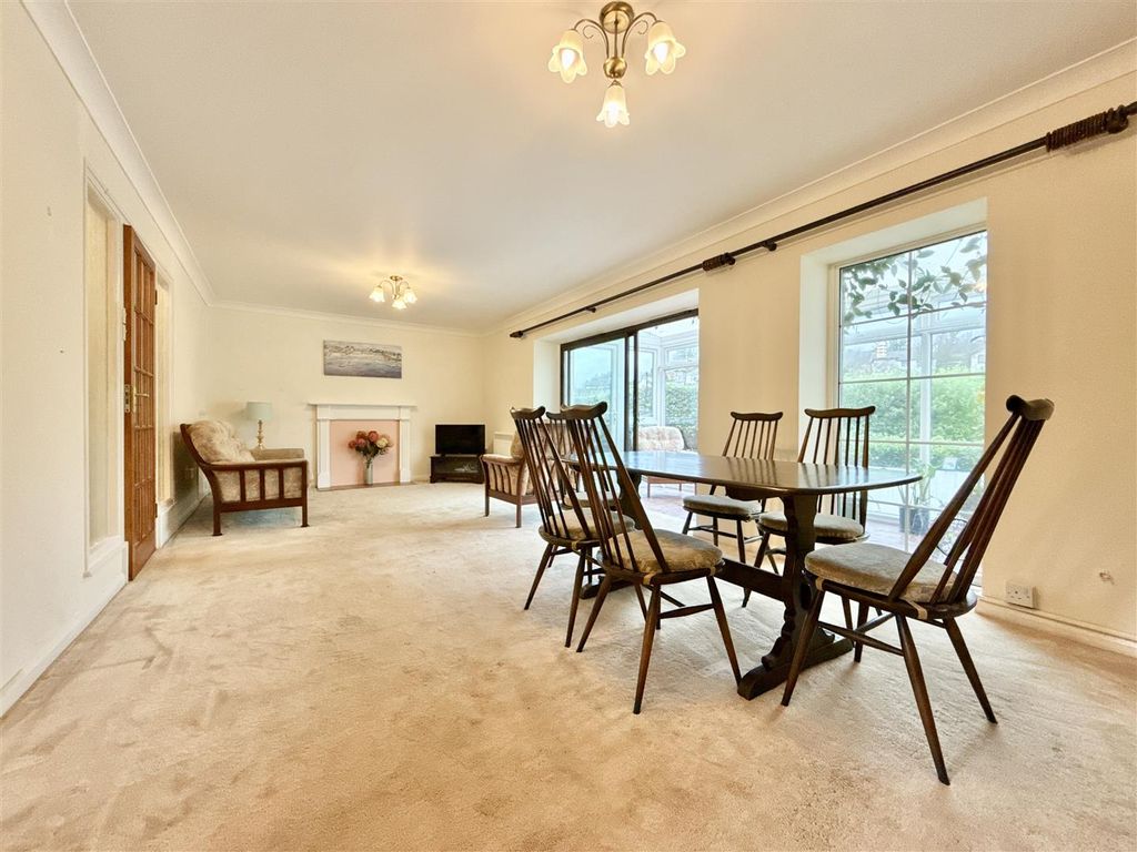 Property photo 3 of 18 Dining Area.Jpg