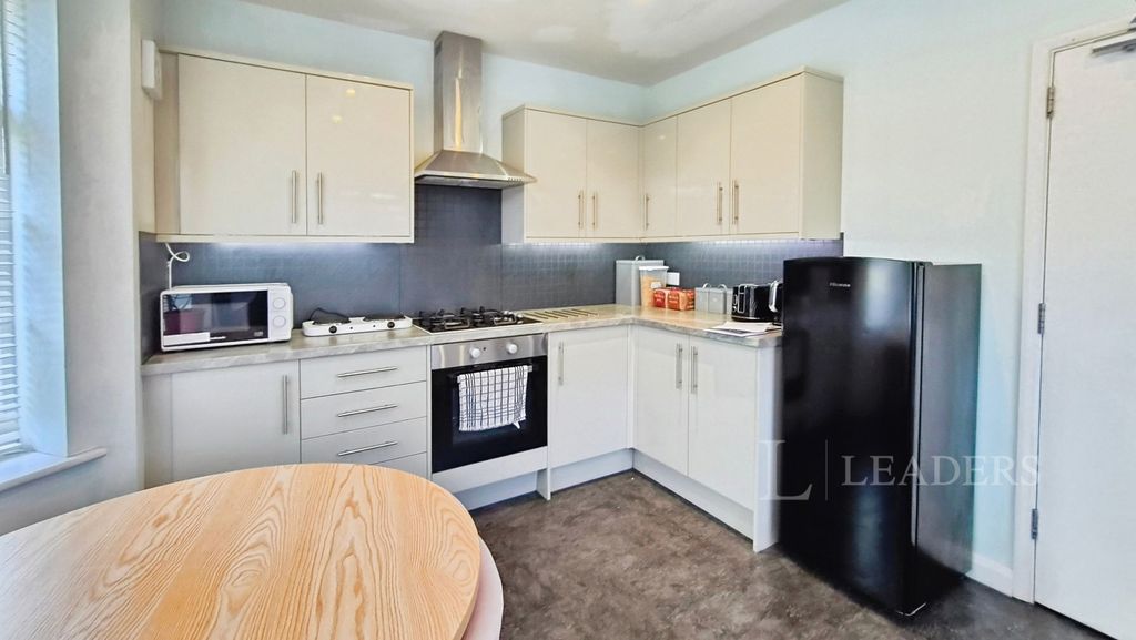 Property photo 2 of 10 Pbox-Img.Jpg