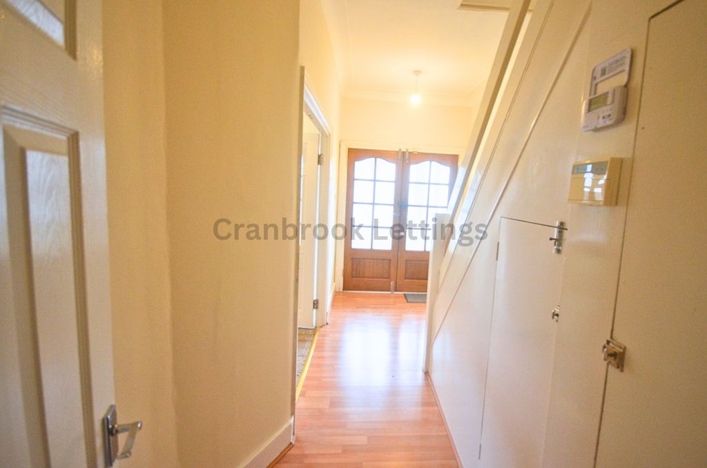 Property photo 3 of 9 Gallery