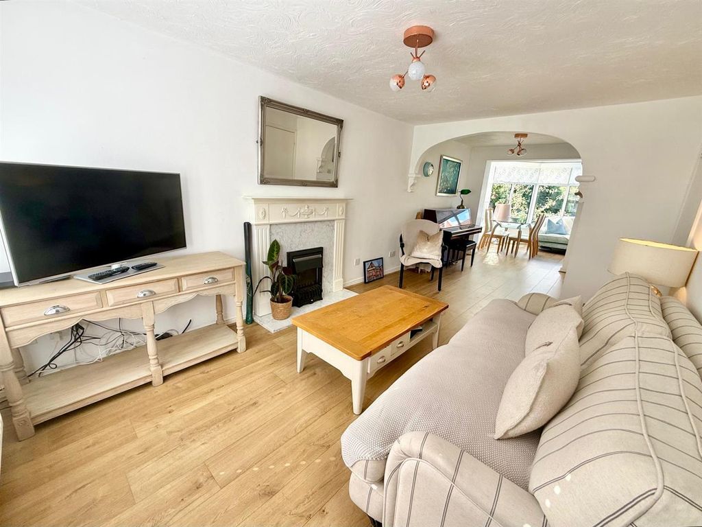 Property photo 2 of 13