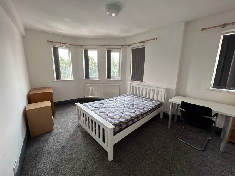 Property photo 2 of 8 Photo 4