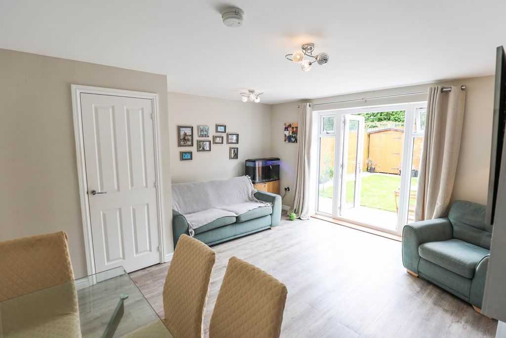 Property photo 3 of 14 Dining Lounge