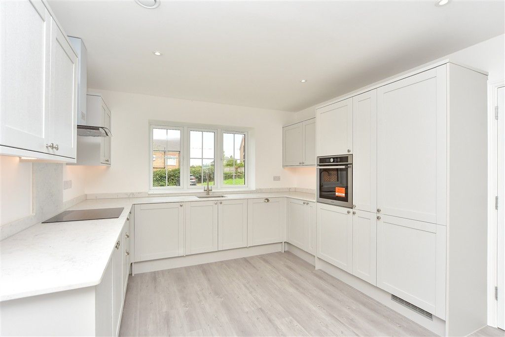 Property photo 1 of 14 Kitchen/ Living Area