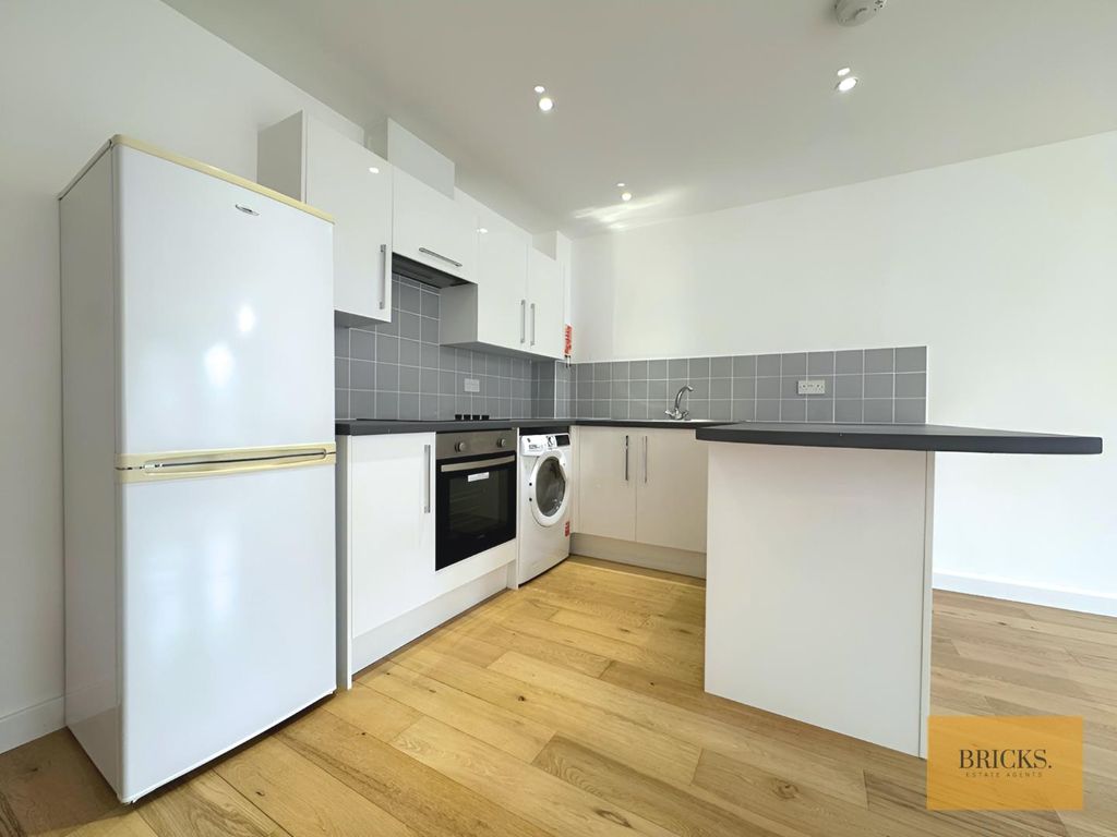 Property photo 2 of 22