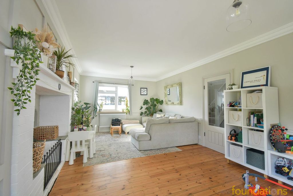 Property photo 3 of 26