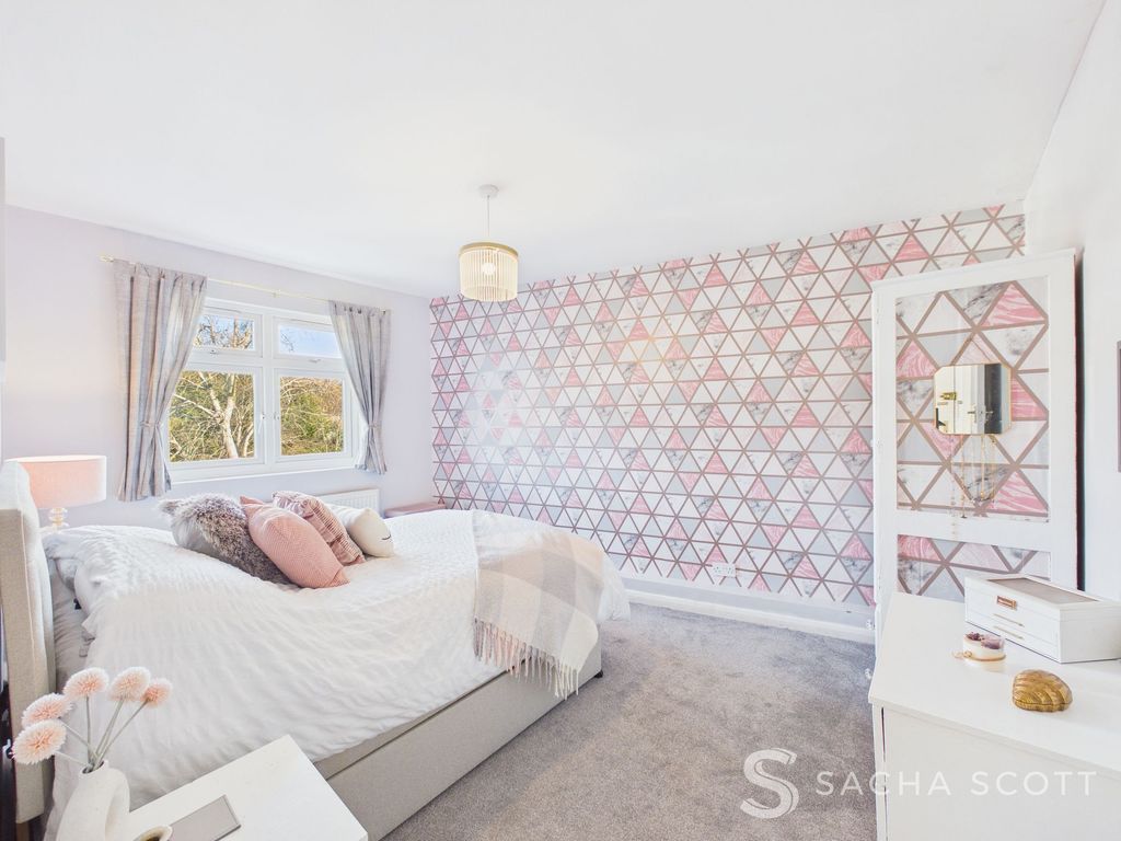 Property photo 2 of 15 Bedroom