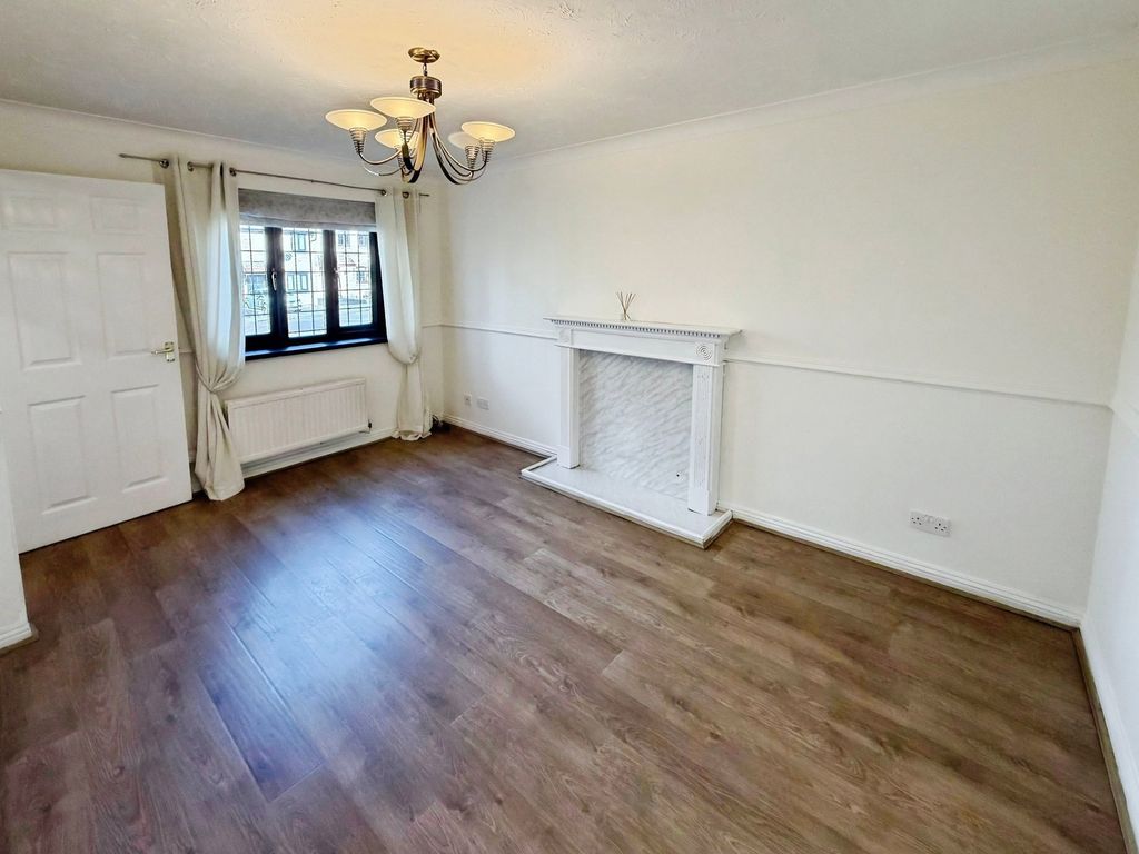 Property photo 3 of 25