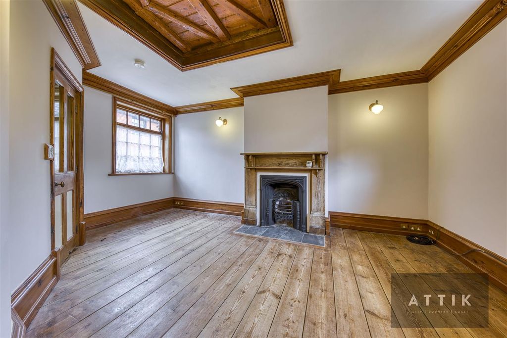 Property photo 2 of 58 Attik-4.Jpg