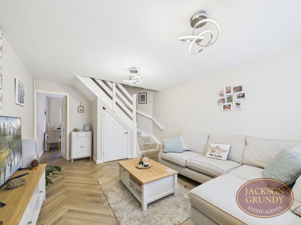 Property photo 2 of 12 Yeoman Meadow