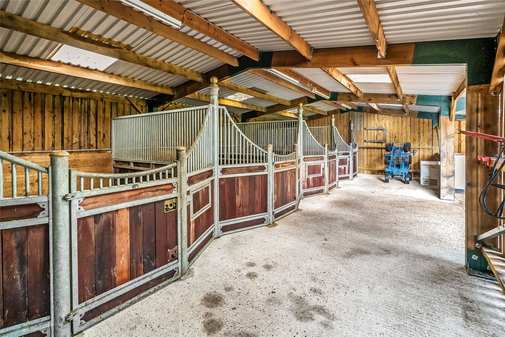 Property photo 2 of 25 Picture No. 23