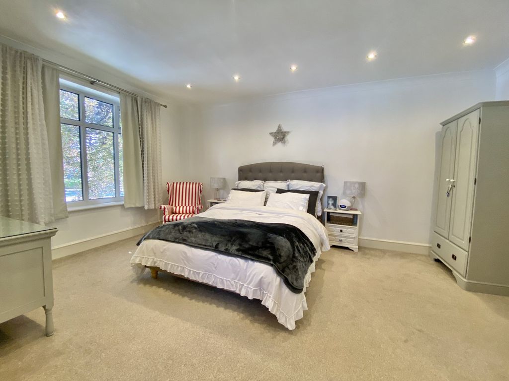 Property photo 3 of 10 Picture 3